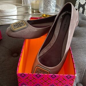 Tory Burch Perfect Black square  toe patent leather flat